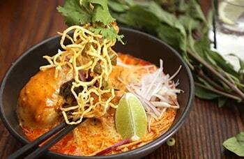 ข้าวซอย อาหารไทยท้องถิ่น ภาคเหนือ