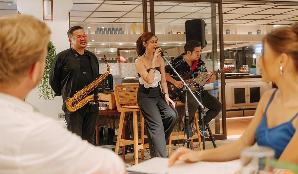 singer at ocean rhyme