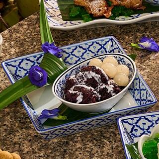 Black sticky rice with longan
