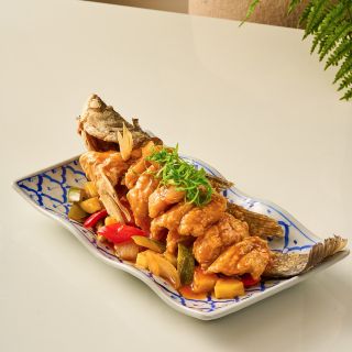 Crispy seabass with sweet and sour sauce